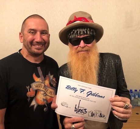 Silvio avec Billy F. Gibbons 1er ambassadeur du Sierre Blues Festival 